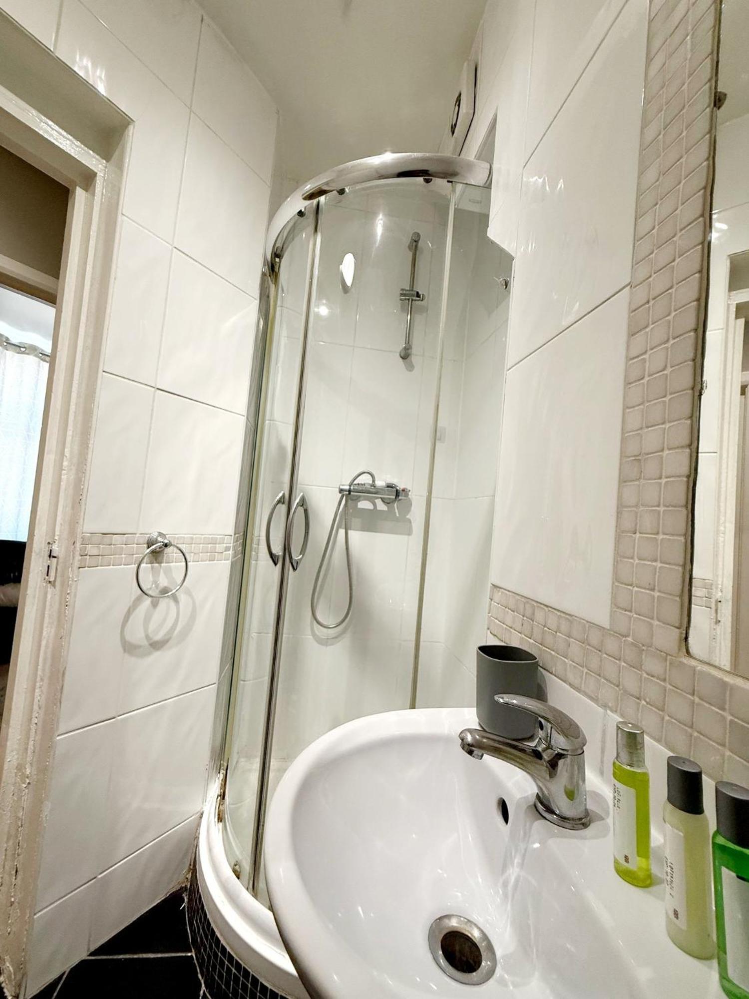 A3-1st Floor 2 Bed Flat Near Elephant And Castle Apartment London